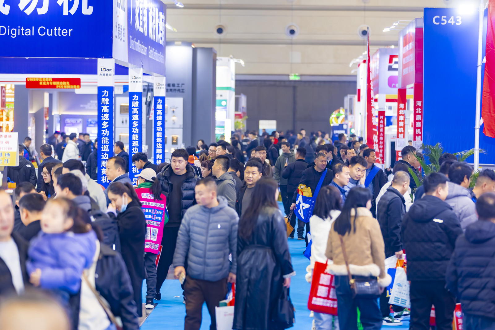 圓滿(mǎn)收官｜2026春季（鄭州）第45屆中原廣告展圓滿(mǎn)收官，以盛會(huì)之約繪就行業(yè)藍(lán)圖
